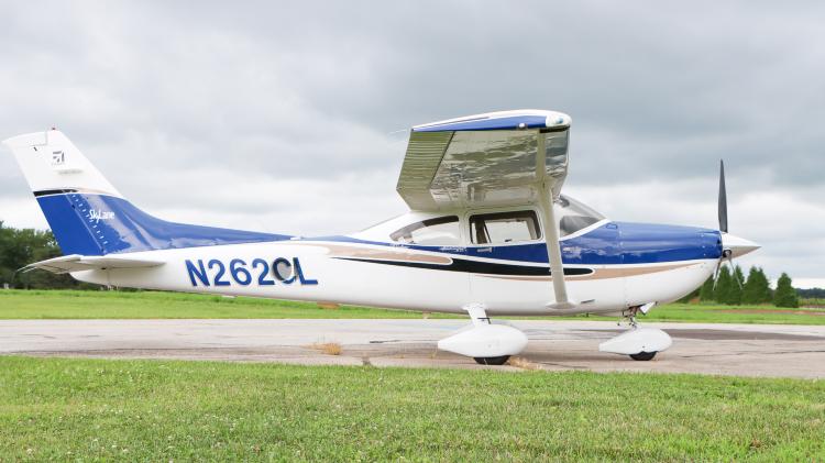 2004 Cessna 182